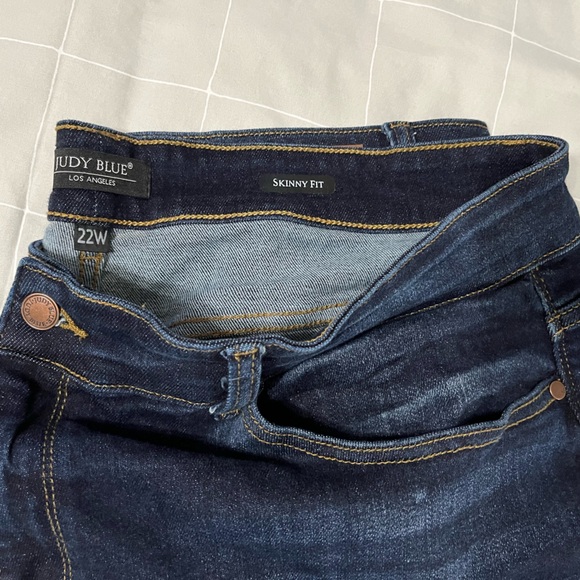 JUDY BLUE SKINNY FIT JEANS, 22W - Picture 7 of 7